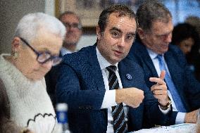 Prime Minister Meets with Regional Presidents - Versailles