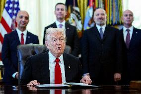 Trump Speaks in The Oval Office - Washington