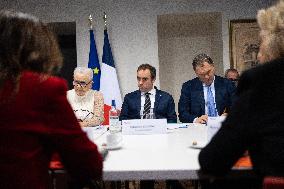 Prime Minister Meets with Regional Presidents - Versailles
