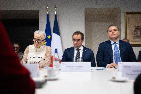 Prime Minister Meets with Regional Presidents - Versailles