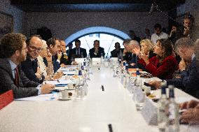 Prime Minister Meets with Regional Presidents - Versailles