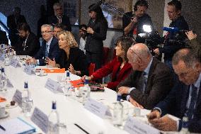 Prime Minister Meets with Regional Presidents - Versailles