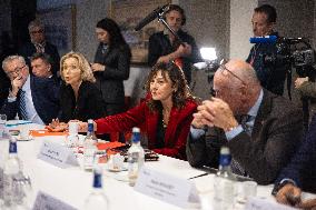 Prime Minister Meets with Regional Presidents - Versailles