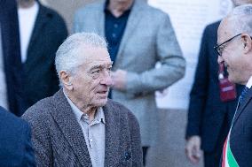 Robert De Niro Recieves The Capitoline Wolf - Rome