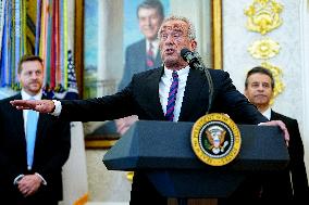 Trump Speaks in The Oval Office - Washington