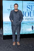 Six Jours Ce Printemps-La Premiere - Paris AJ