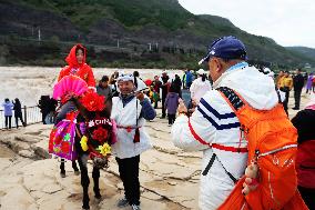 Yellow River Hukou Waterfal Tourism