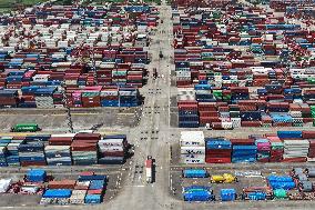 China Imports And Exports of Goods Trade Increased