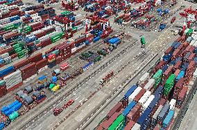 China Imports And Exports of Goods Trade Increased