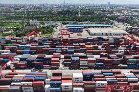China Imports And Exports of Goods Trade Increased