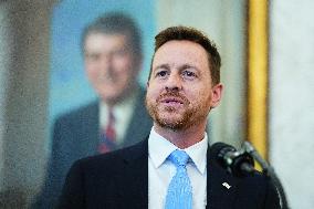 Donald Trump Announces Drug Pricing Deal With Pharma Giants - DC