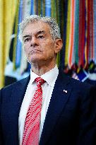 Donald Trump Announces Drug Pricing Deal With Pharma Giants - DC