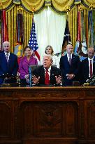 Donald Trump Announces Drug Pricing Deal With Pharma Giants - DC