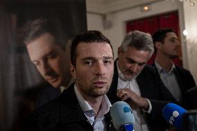 Jordan Bardella Book Signing - Toulon