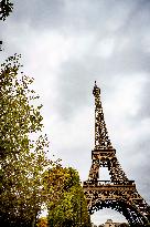 Eiffel Tower Illustrations - Paris