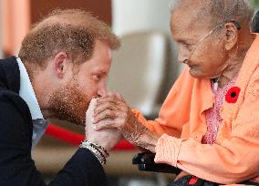 Prince Harry Meets Canada's Oldest Veterans - Toronto