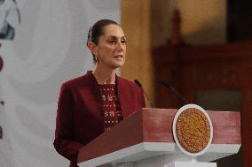 Emmanuel Macron hold News Conference in Mexico