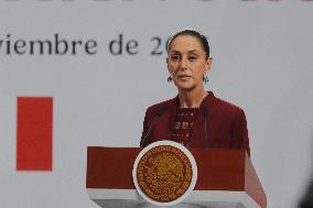 Emmanuel Macron hold News Conference in Mexico