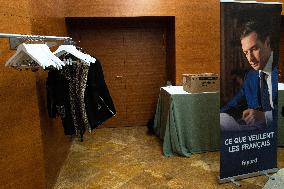 Jordan Bardella signs copies of his book Ce que veulent les Français - Nice