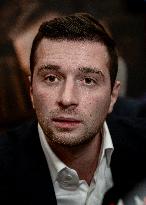 Jordan Bardella signs copies of his book Ce que veulent les Français - Nice