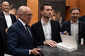 Jordan Bardella signs copies of his book Ce que veulent les Français - Nice