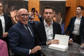 Jordan Bardella signs copies of his book Ce que veulent les Français - Nice