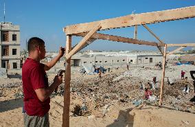 Gaza Scrap Search Amid Crisis