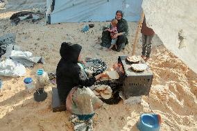 Gaza Scrap Search Amid Crisis