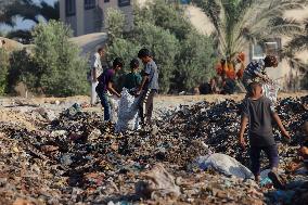 Gaza Scrap Search Amid Crisis