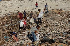 Gaza Scrap Search Amid Crisis