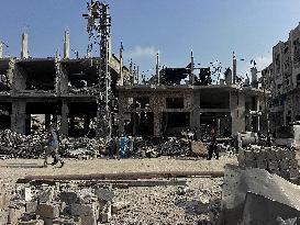 Gaza Man Rebuilds Bombed Bakery - Gaza Strip