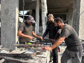 Gaza Man Rebuilds Bombed Bakery - Gaza Strip