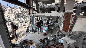 Gaza Man Rebuilds Bombed Bakery - Gaza Strip
