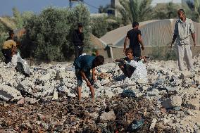 Gaza Scrap Search Amid Crisis