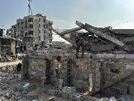 Gaza Man Rebuilds Bombed Bakery - Gaza Strip