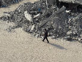 Gaza Man Rebuilds Bombed Bakery - Gaza Strip