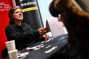 Orelsan dedicaces Caen. FC