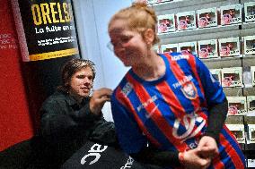 Orelsan dedicaces Caen. FC