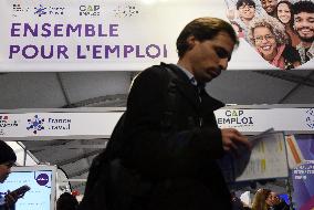Forum for employment on Place de la Concorde in Paris