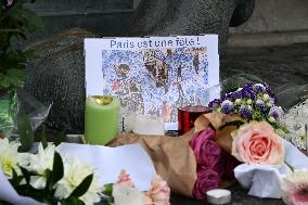 Dix ans apres les attentats du 13 Novembre, les Parisiens se recueillent place de la Republique.