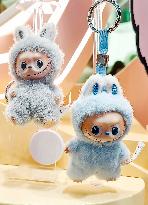 POP MART IP Labubu