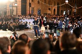 Christmas Lights Illuminate Faubourg Saint Honore - Paris