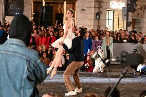 Christmas Lights Illuminate Faubourg Saint Honore - Paris