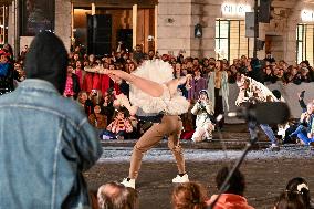 Christmas Lights Illuminate Faubourg Saint Honore - Paris