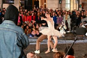 Christmas Lights Illuminate Faubourg Saint Honore - Paris