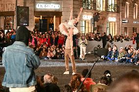 Christmas Lights Illuminate Faubourg Saint Honore - Paris