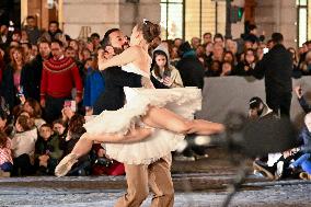 Christmas Lights Illuminate Faubourg Saint Honore - Paris