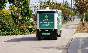 Unmanned Express Delivery Vehicle