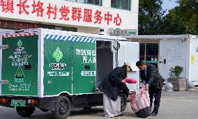 Unmanned Express Delivery Vehicle