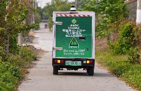 Unmanned Express Delivery Vehicle